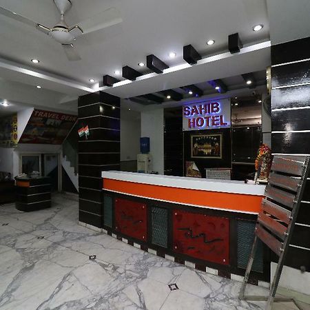 Oyo 27823 Hotel Sahib Delhi  Dış mekan fotoğraf
